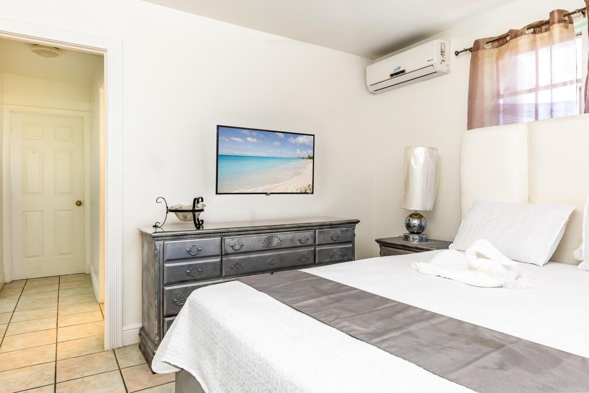 Waterside Home, Shaded Whirlpool Spa, Outdoor Dining, Smart Tv, Amazon Prime Five Cays Settlement Kültér fotó