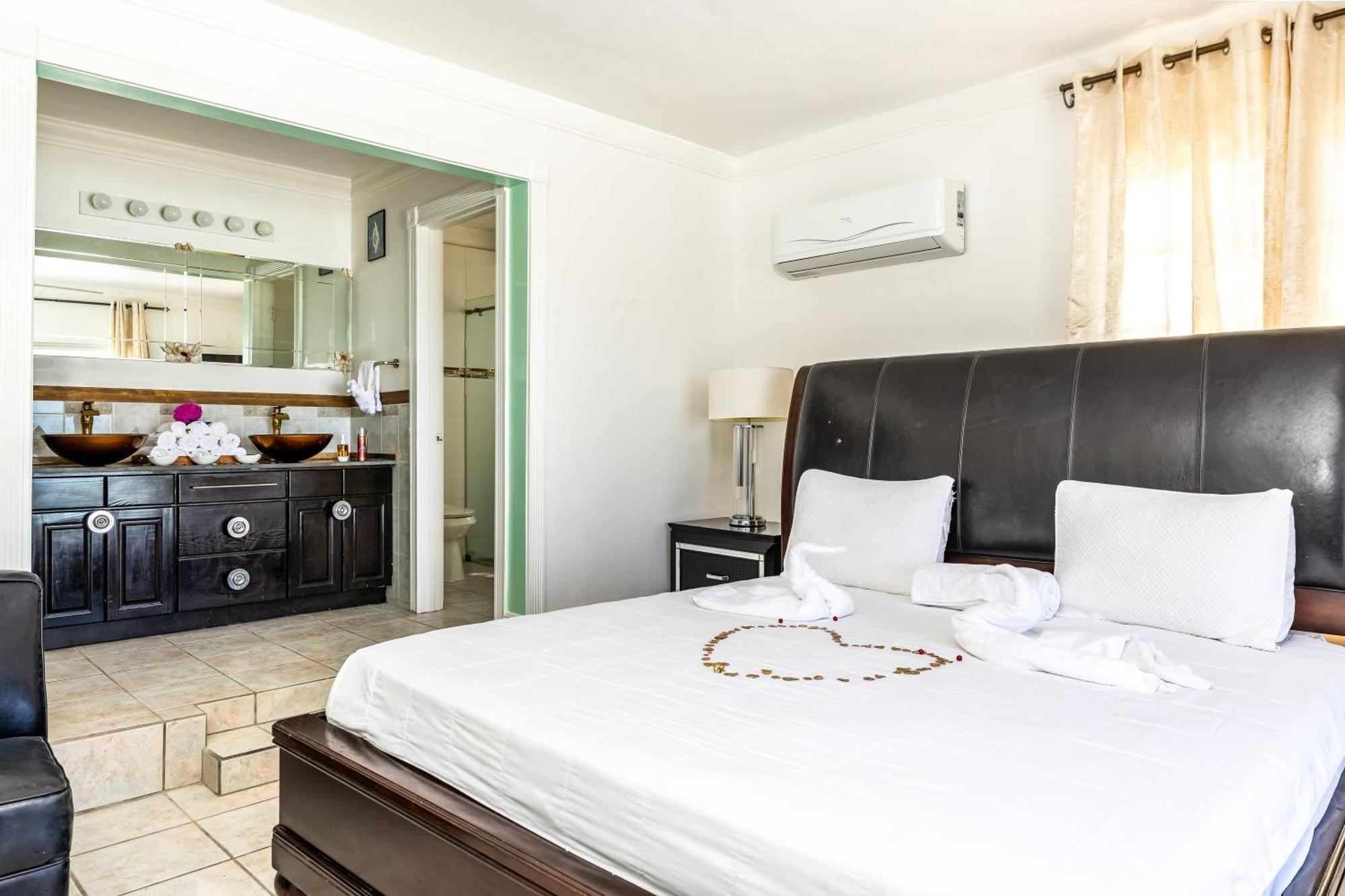 Waterside Home, Shaded Whirlpool Spa, Outdoor Dining, Smart Tv, Amazon Prime Five Cays Settlement Kültér fotó