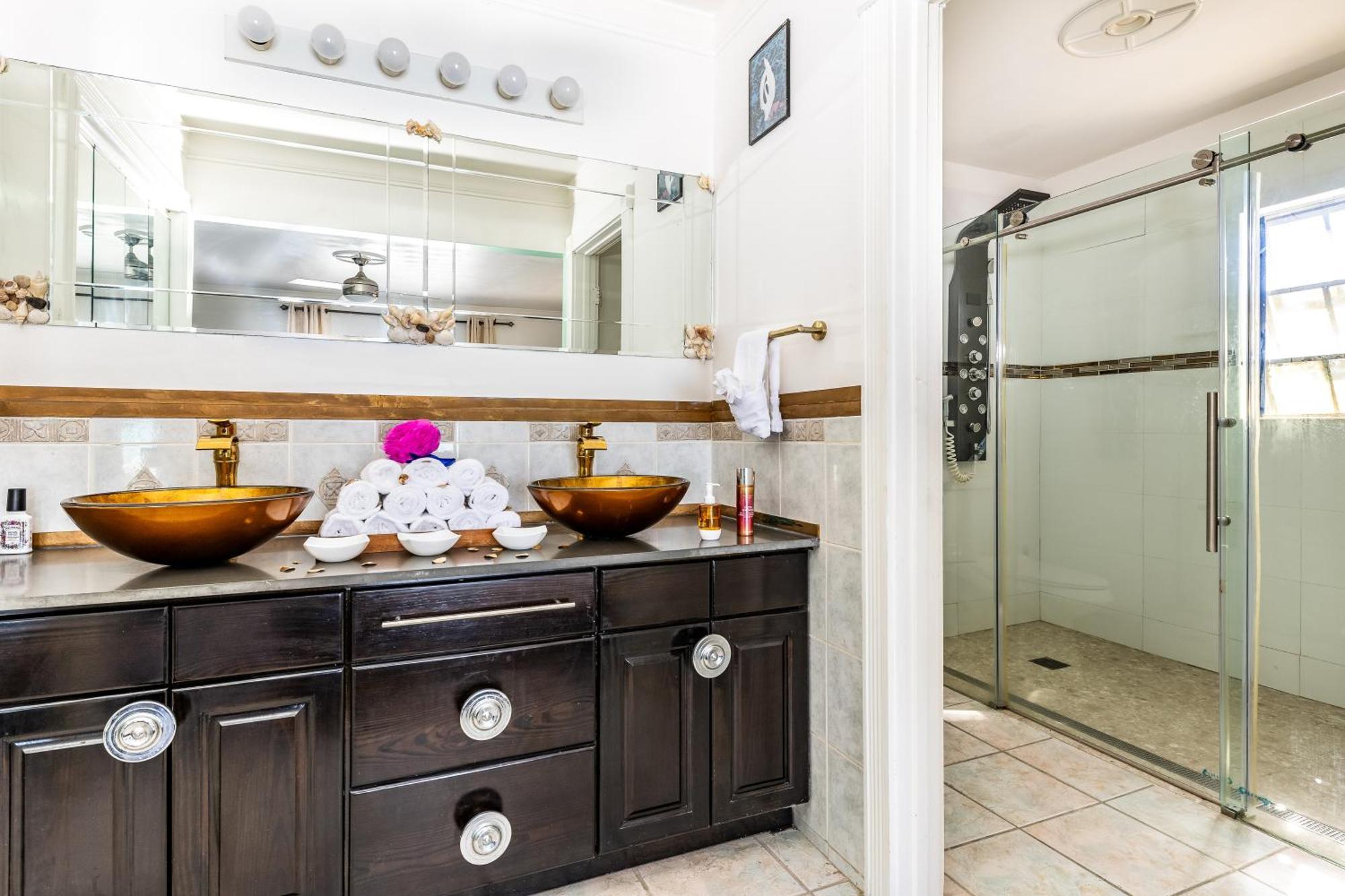 Waterside Home, Shaded Whirlpool Spa, Outdoor Dining, Smart Tv, Amazon Prime Five Cays Settlement Kültér fotó